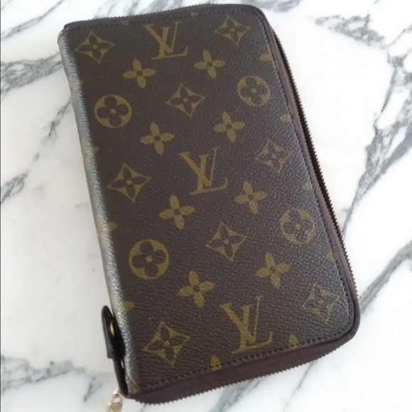 Louis Vuitton Handbags - Louis Vuitton Zippy Monogram Agenda Organizer